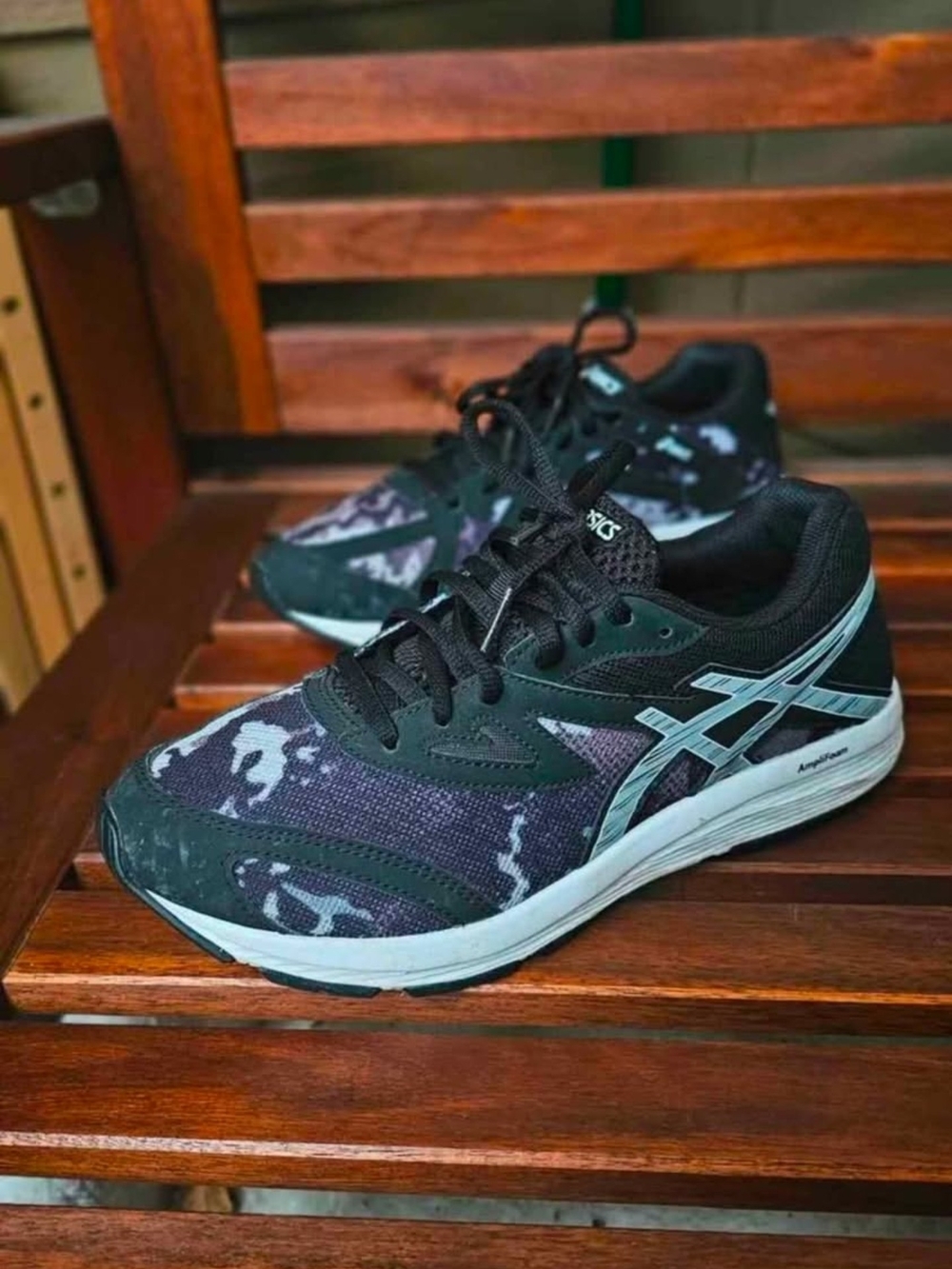 ASICS Amplica running Women’s size 6